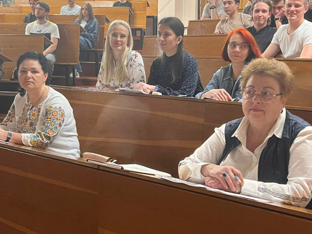 23 травня 2024 року - щорічна Всеукраїнська науково-практична конференція лікарів-інтернів «Актуальні питання клінічної медицини»